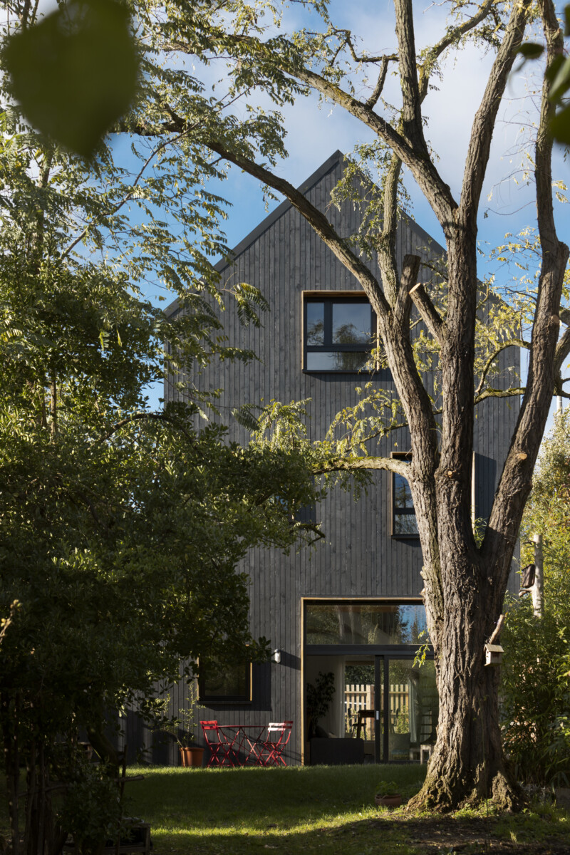 Maison passive à Vitry réalisée par l'agence Quinze Architecture ossature bois et matériaux boisourcés