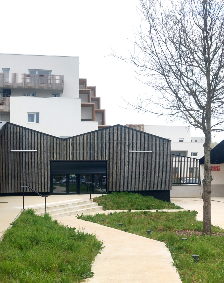 Maison des proximités, réalisation passive en bois — free download