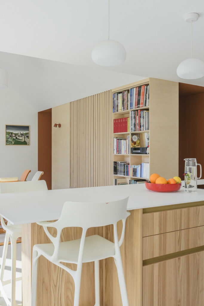 Cuisine sur mesure bois lumineuse et mobilier design