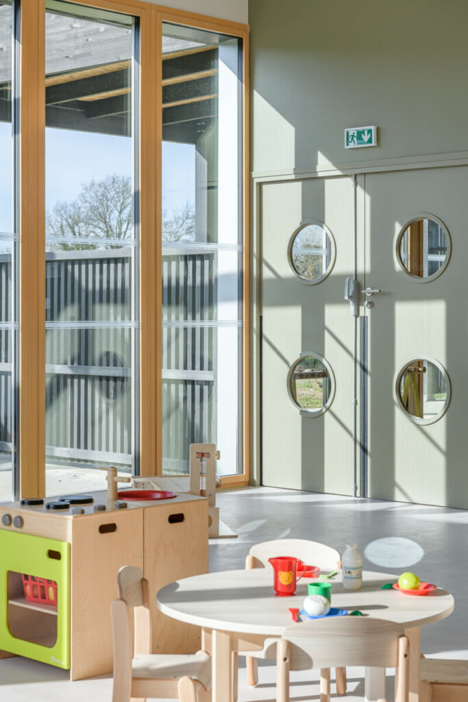 Menuiserie bois triple vitrage passif mobilier adapté